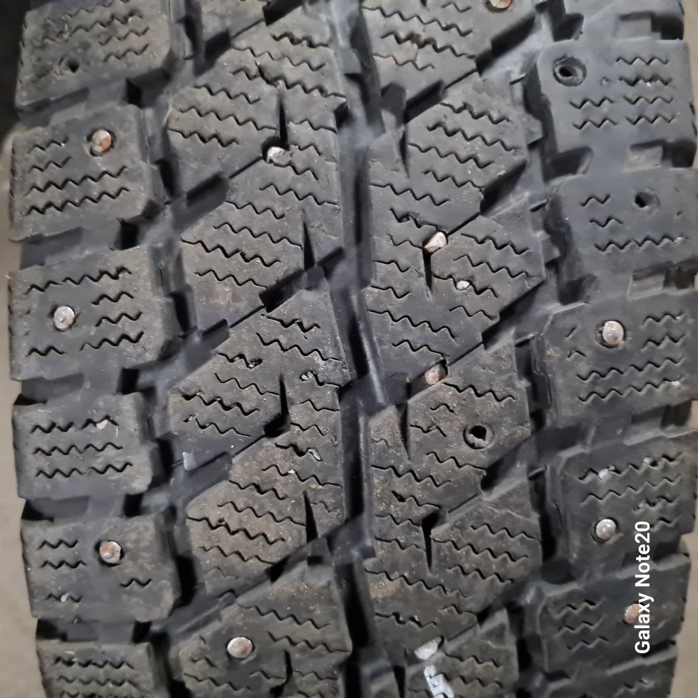 Gislaved NordFrost Van 205/65 R15C 102/100R  