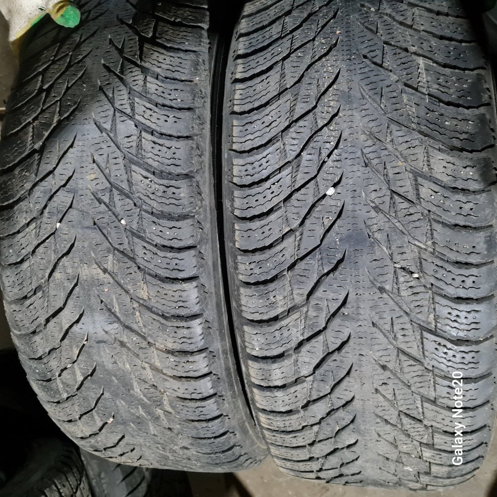 Nokian Tyres Hakkapeliitta R3 SUV 215/65 R17 103R  