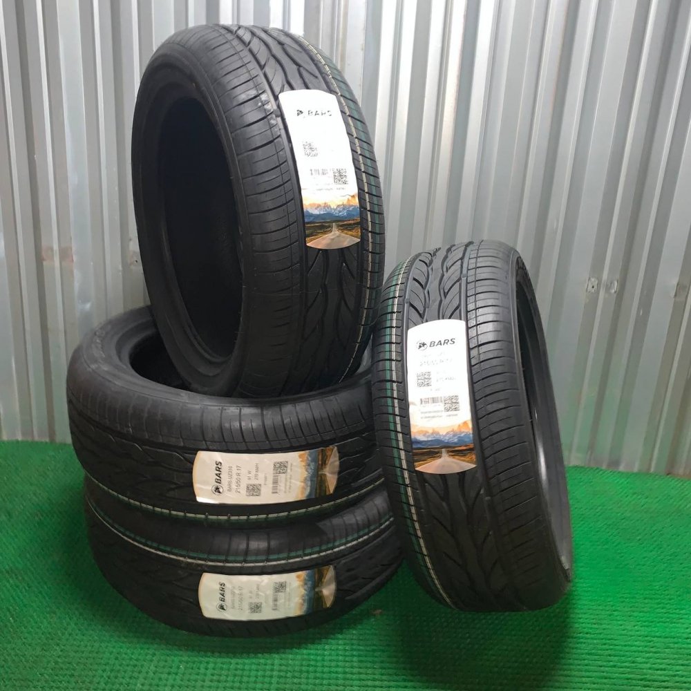 Bars UZ310 215/50 R17 91W  