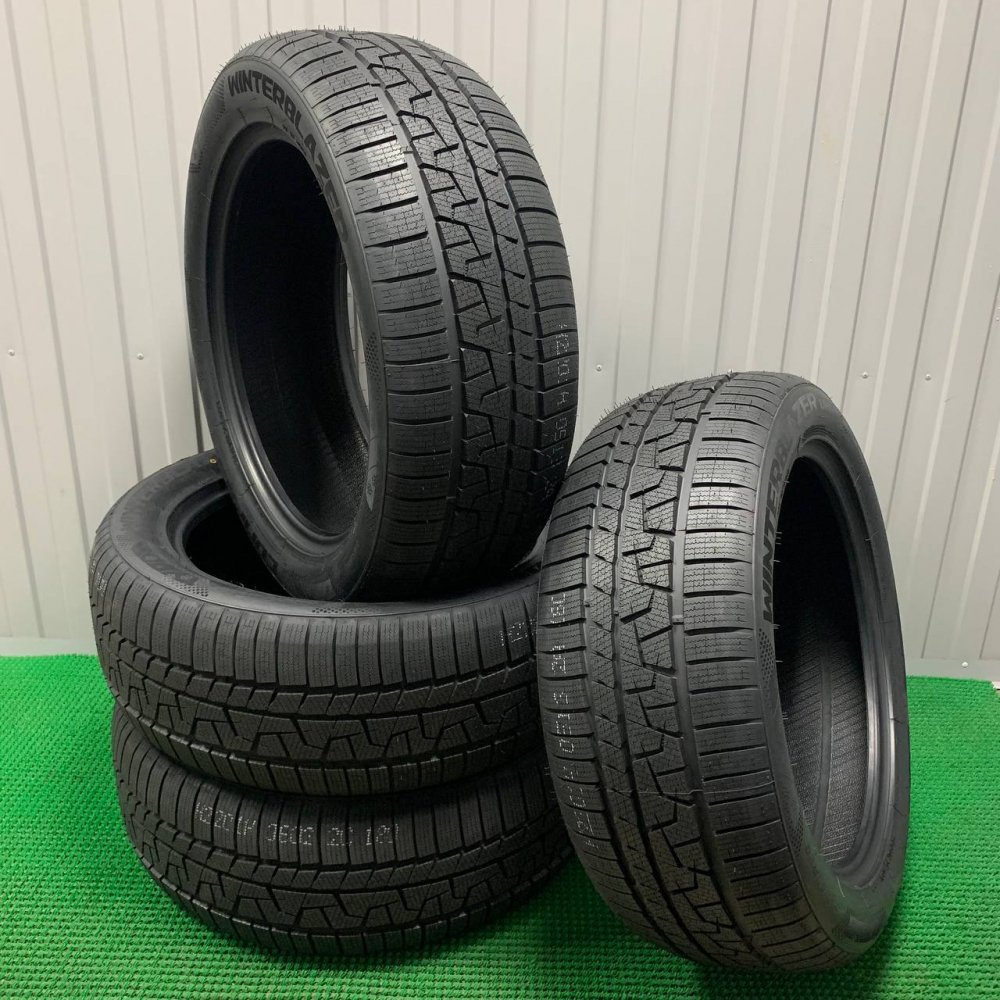 Compasal WinterBlazer UHP 215/60 R17 96H  