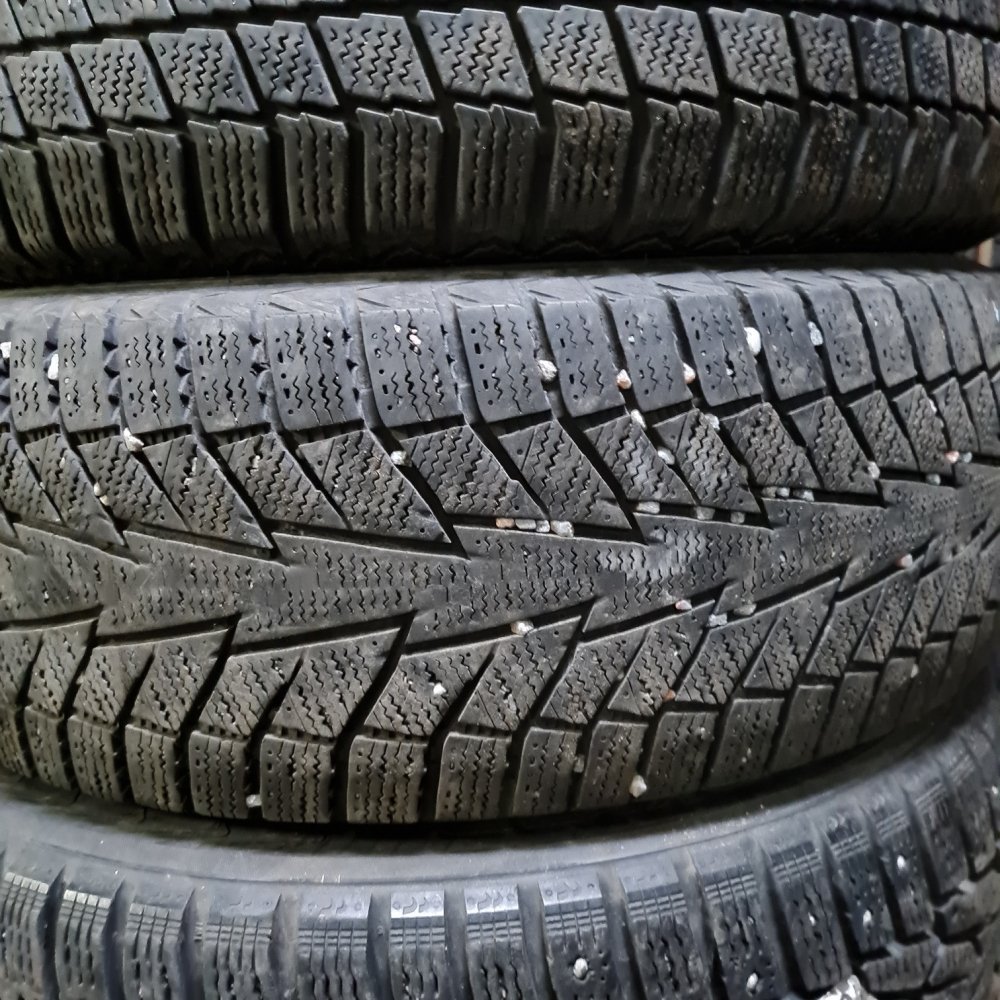 Hankook Winter i Cept iZ2 W616 175/65 R14 86T  