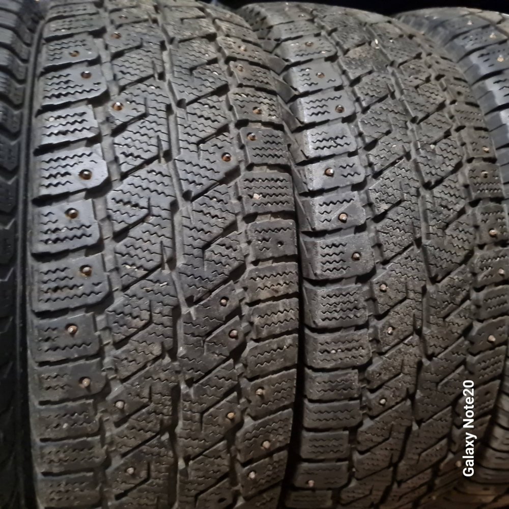 Continental VancoIceContact 195/70 R15C 104/102R  