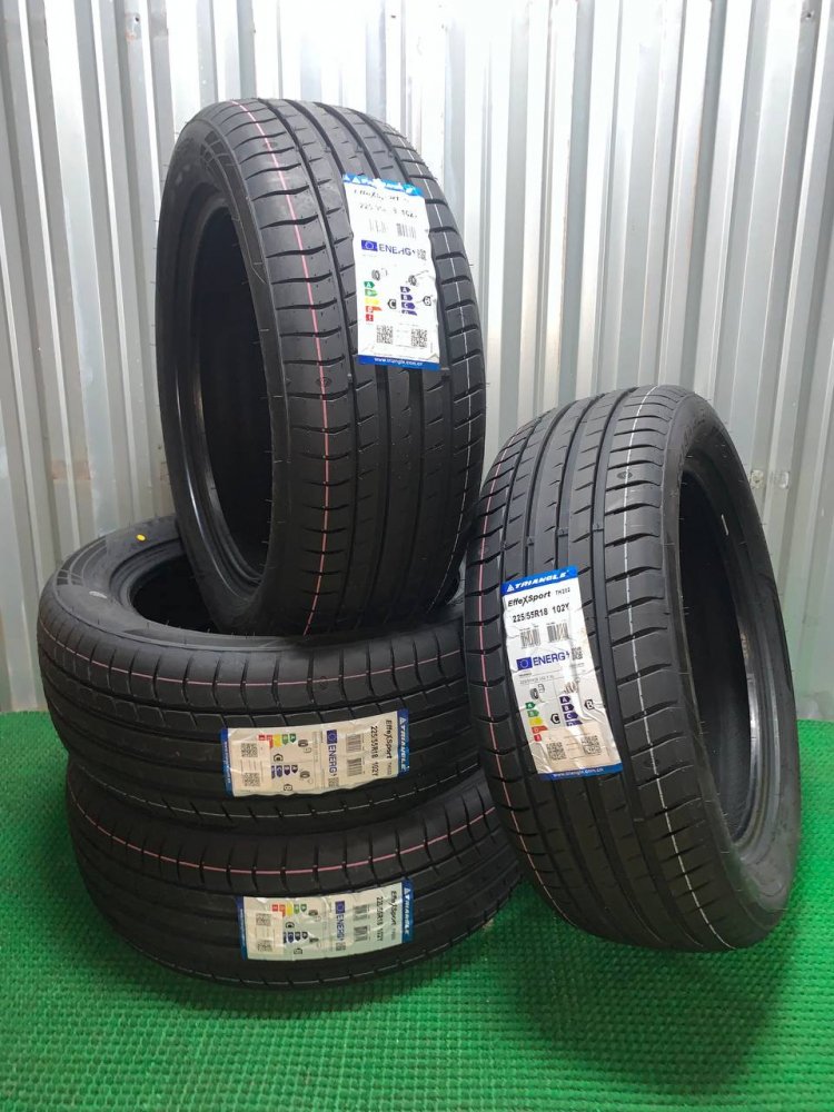 Triangle TH202 215/55 R17 98Y  