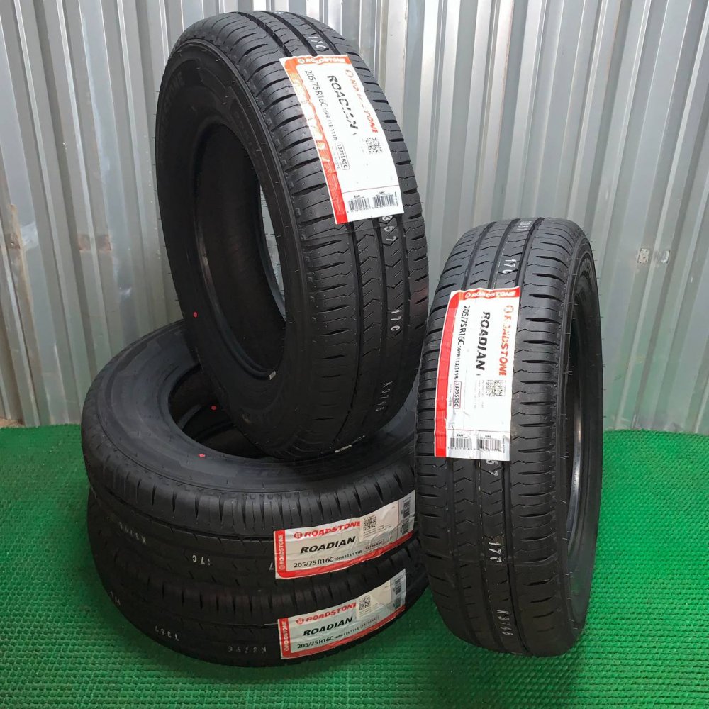 Roadstone/Nexen ROADIAN CT8 205/70 R15C 106/104T  