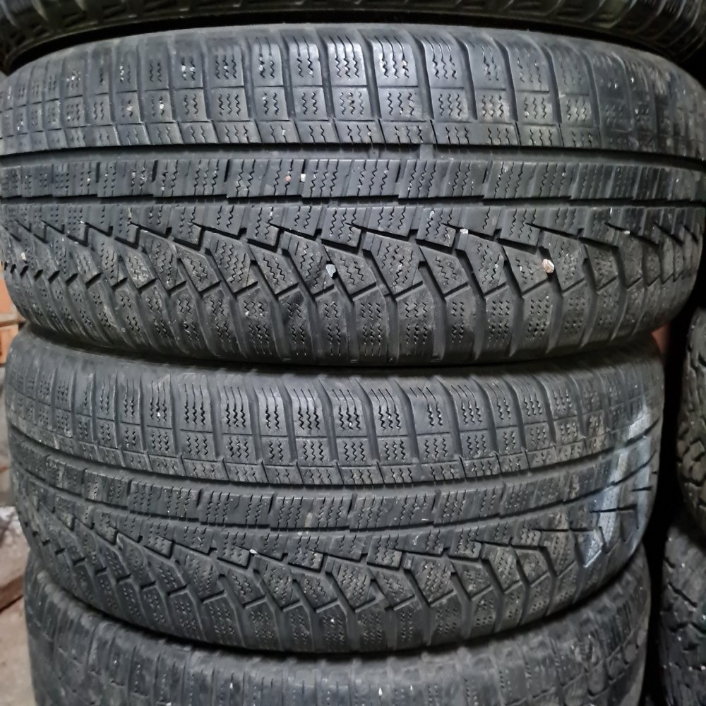 Hankook Winter I Cept Evo2 W320 295/35 R23 108W  