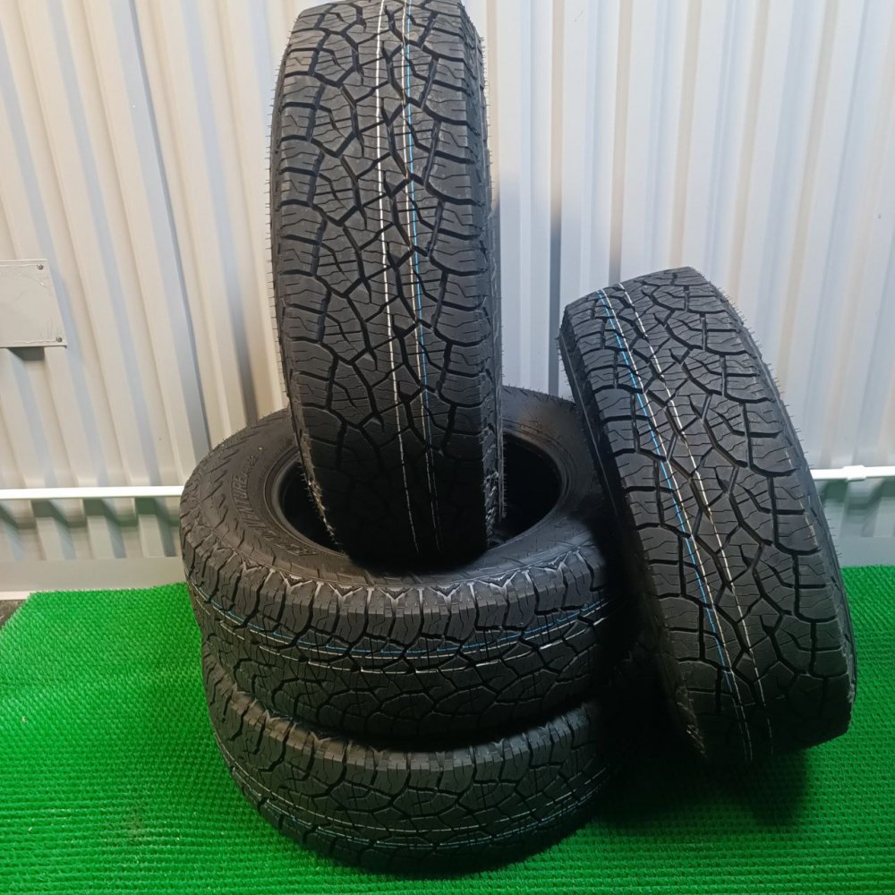 Kumho Road Venture AT52 245/70 R16 111T XL 